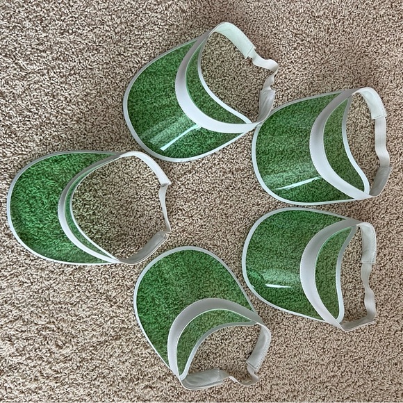 Casino signs and green transparent visors - Picture 2 of 7